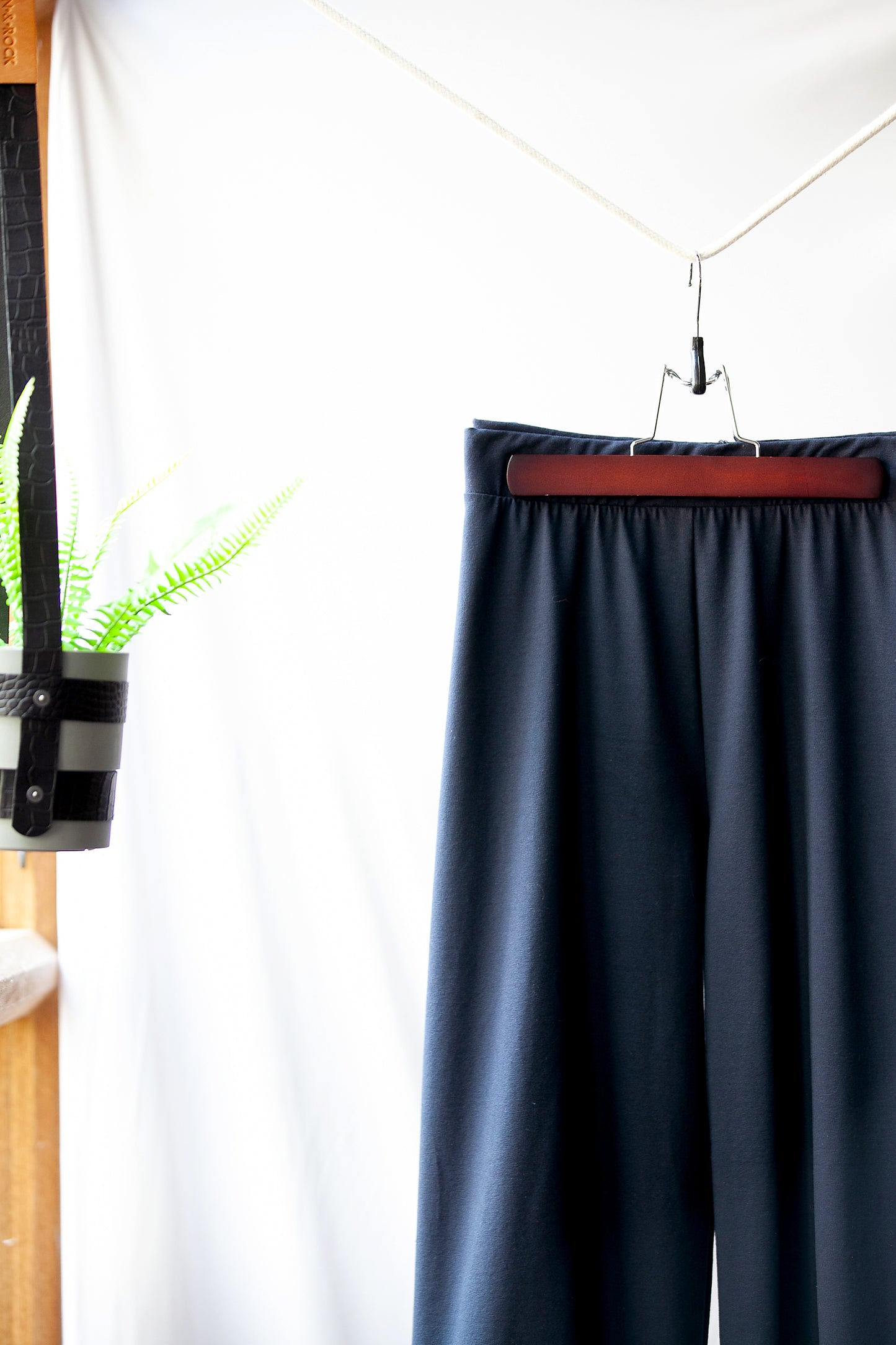 Cropped Wide-leg Trousers